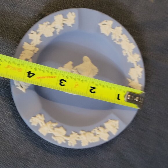 Wedgwood Blue Jasperware Ashtray Vintage Made In England Floral Relief Design 4. - Picture 6 of 6